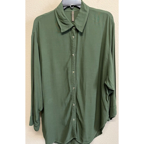 XCVI Tops - XCVI Women Long Sleeve Button-Down Shirt Size S Green Crepe
